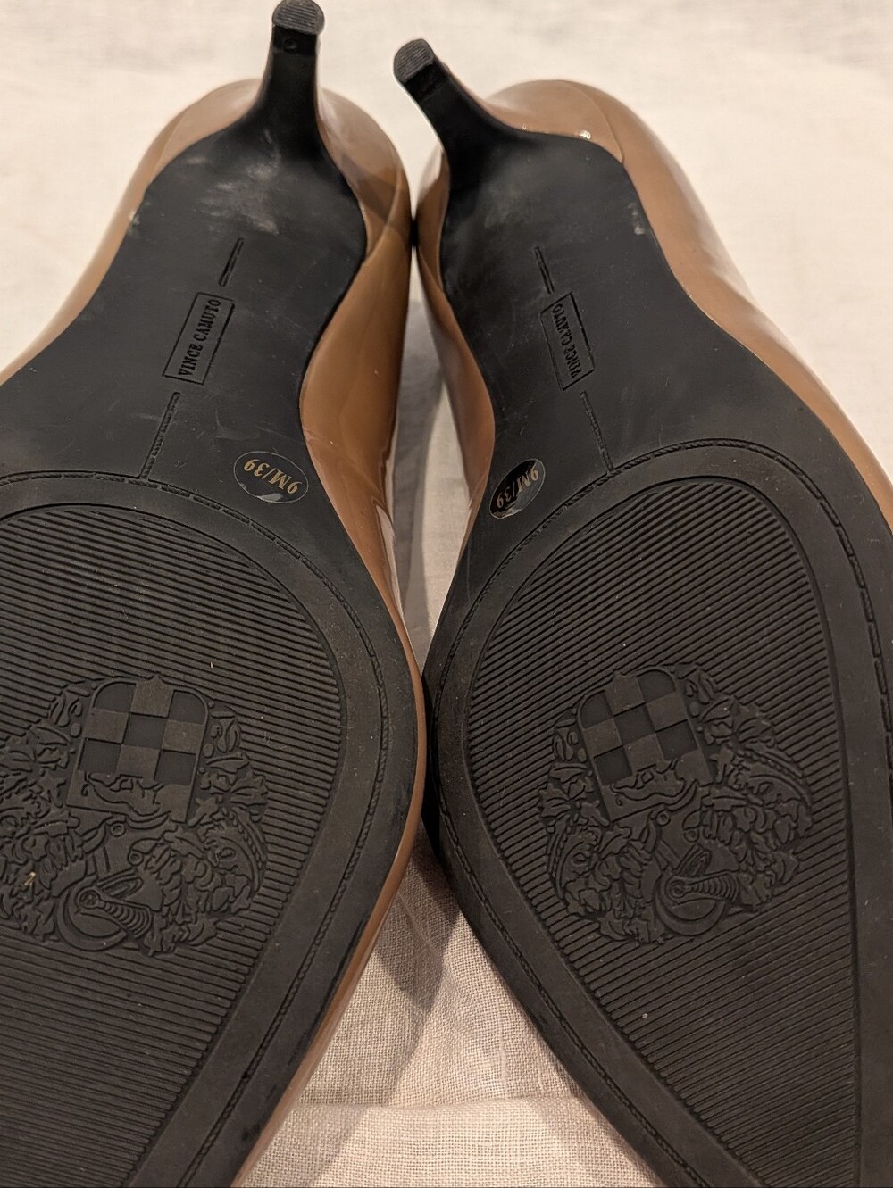 Meow! Vince Camuto Naureen Taupe Patent Pointed-Toe kitten heels size 9 - Picture 4 of 9